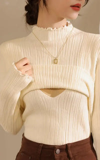 Sous-pull allaitement beige en maille côtelée, col montant